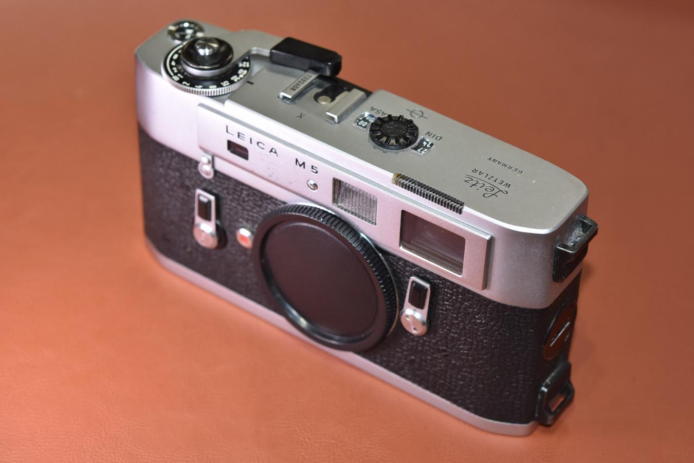 ライカ LEICA M5 Silver 前期型 2吊り 【129万台1971年製 ライカ LEICA M5 Silver 前期型 2吊り 【129万台1971年製