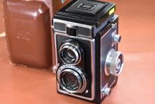 【希 少】ZEISS IKON IKOFLEX Favorit 純正本革ケース付 【Carl Zeiss Tessar 75/3.5 レンズ搭載】