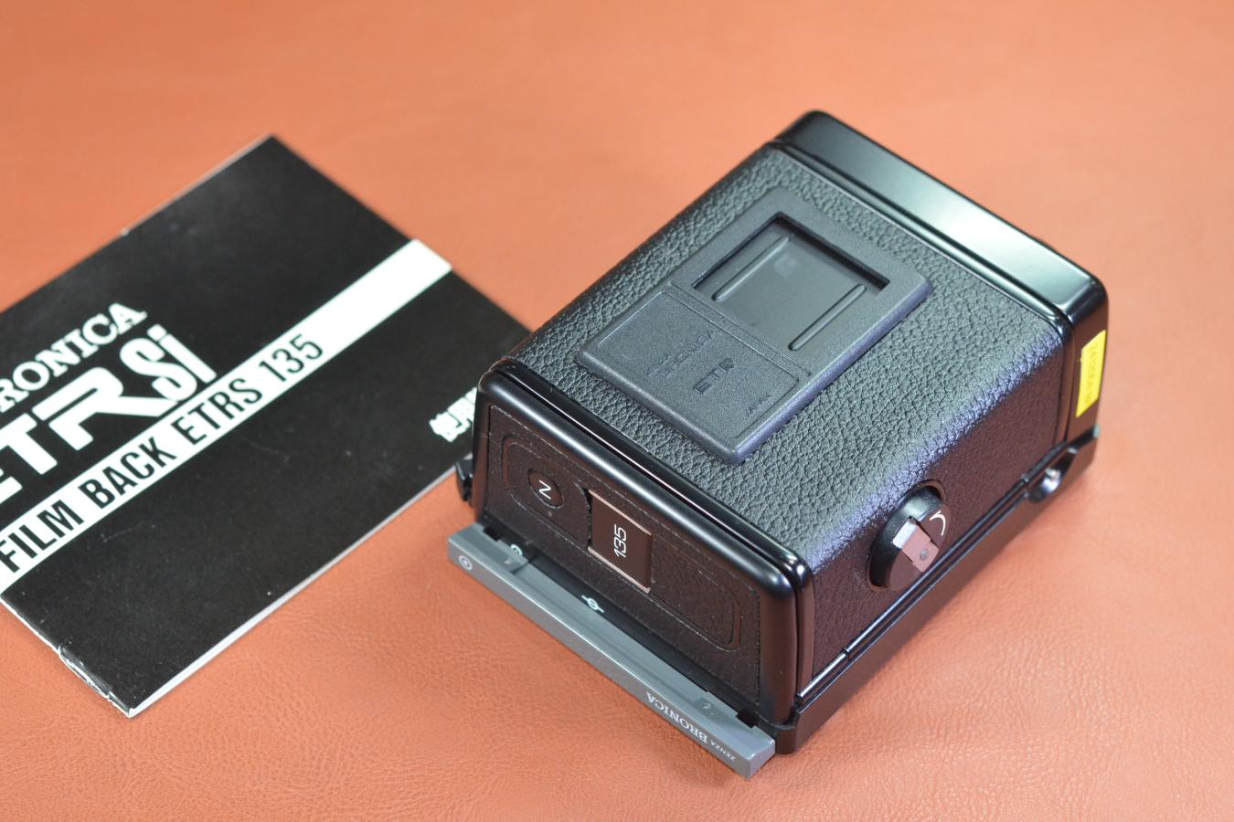 【希 少】ZENZA BRONICA FILM BACK ETRS 135 取説付 【ZENZA BRONICA ETRシリーズ用】※キレイな物をお探しの方必見!!自信ありの逸品!!