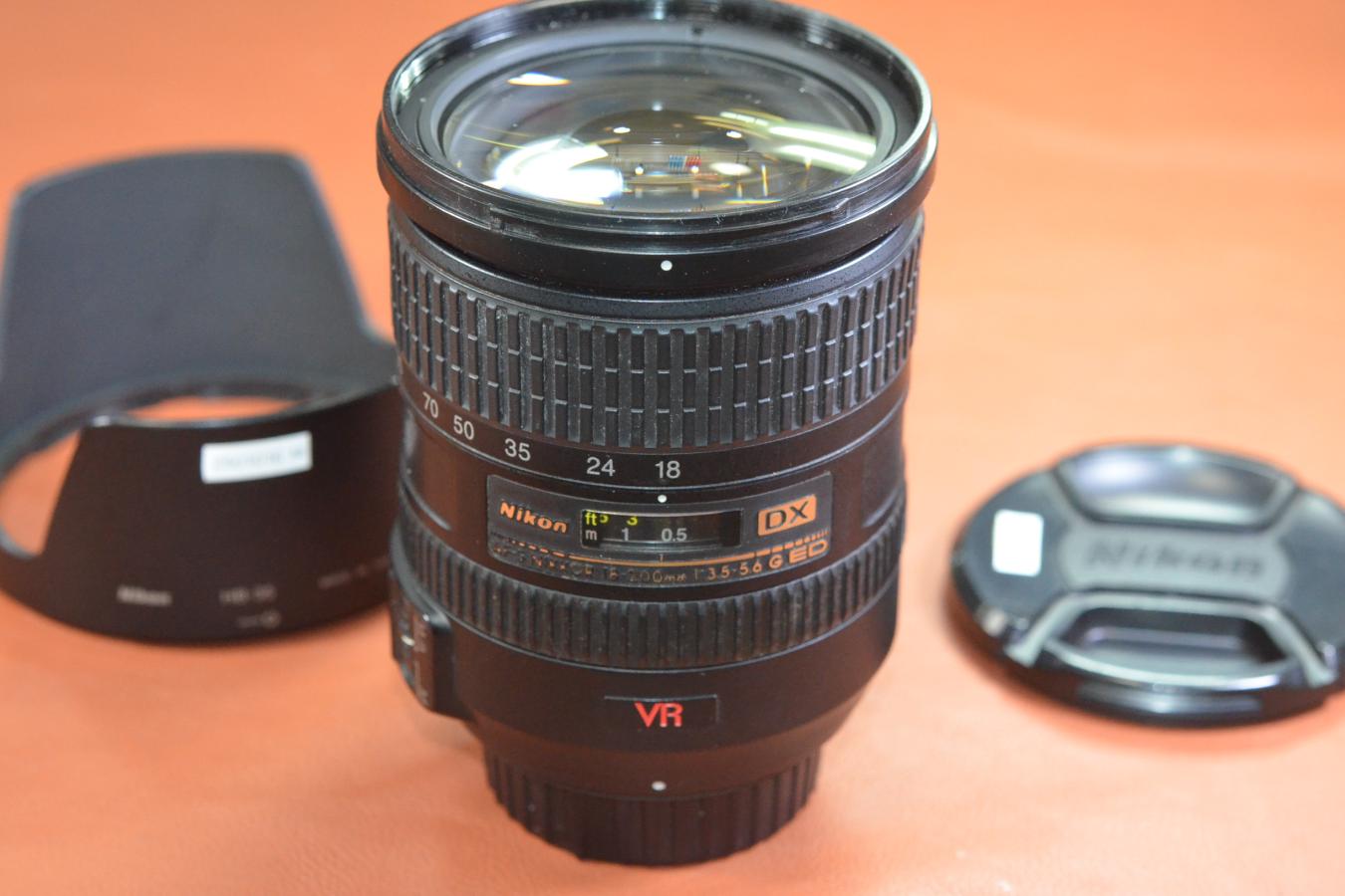 【B級特価品】Nikon AF-S DX NIKKOR 18-200mm F3.5-5.6G ED VR【純正フードHB-35付】