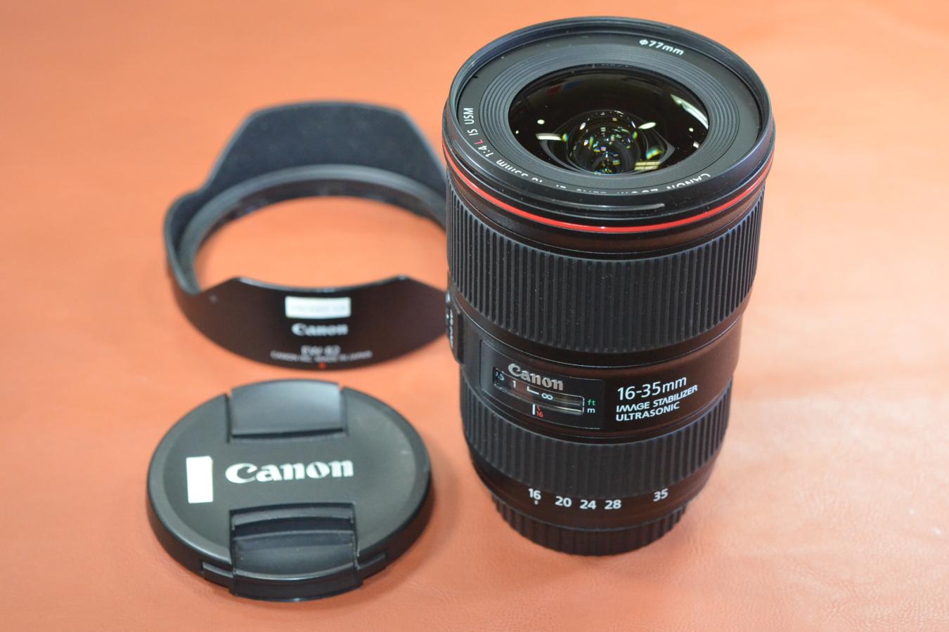 Canon EF 16-35mm F4L IS USM 純正フードEW-82付 【キレイな物をお探しの方必見!!自信ありの逸品!!】