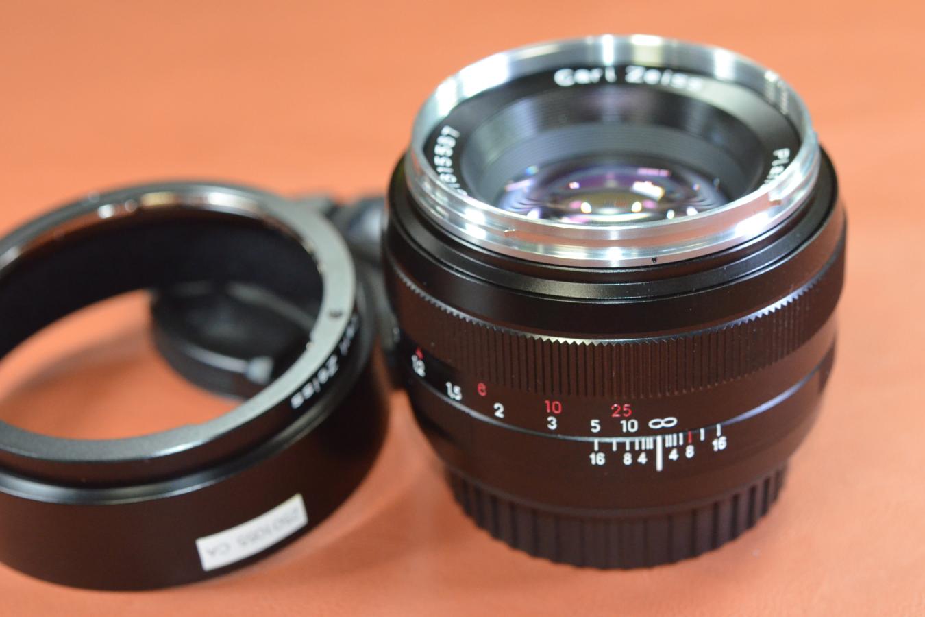 Carl Zeiss Planar T*50mm F1.4 ZE 純正メタルフード付 【Canon EF用】※キレイな物をお探しの方必見!!自信ありの逸品!!