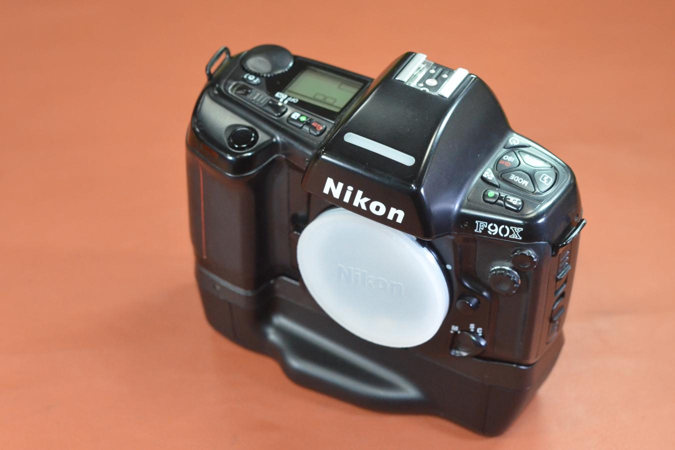 Nikon F90XS MB-10付