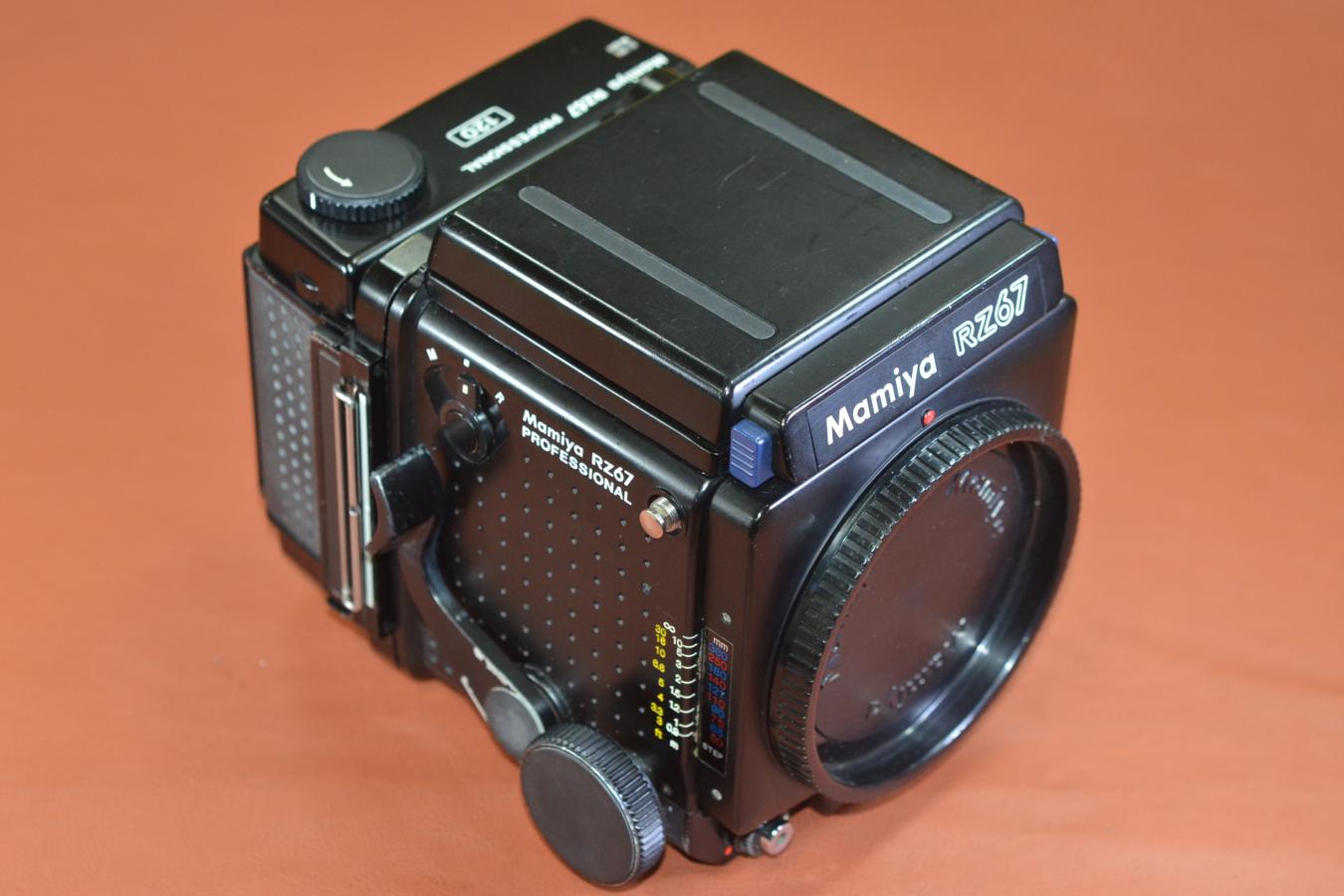 【希 少】Mamiya RZ67 PROFESSIONAL 120ROLL FILM HOLDER 付 【モルト交換済】