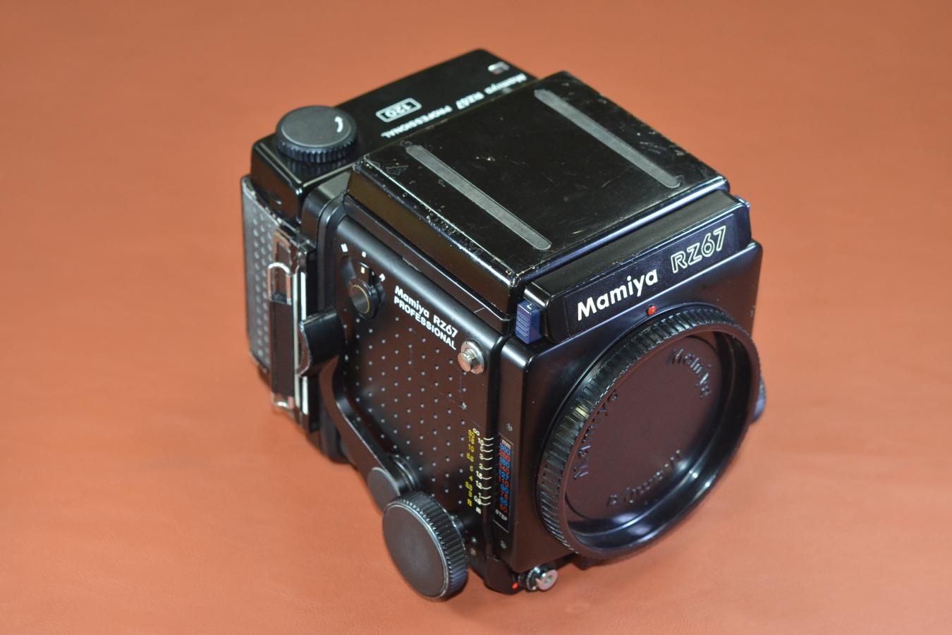 【希 少】Mamiya RZ67 PROFESSIONAL 120ROLL FILM HOLDER 付 【モルト交換済】