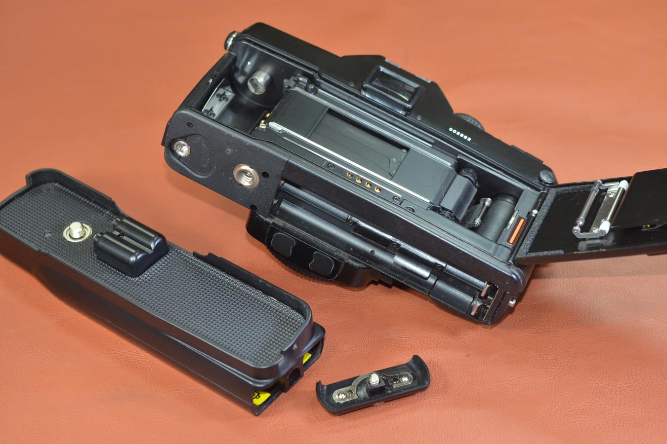 コンタックス CONTAX 167MT 【BATTERY HOLDER P-5付】 カメラの