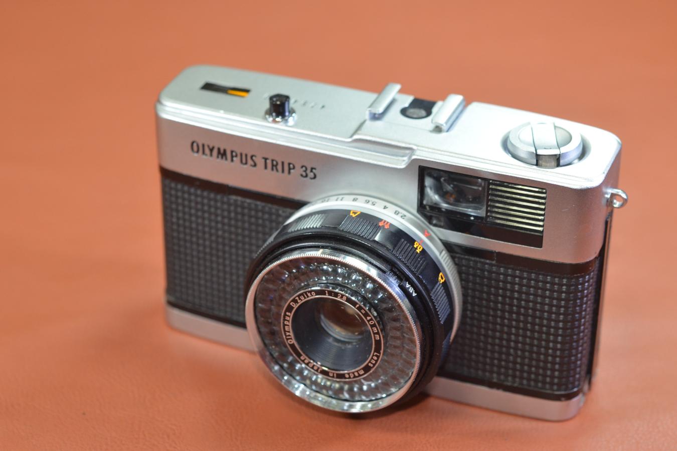 OLYMPUS TRIP 35 Silver【Olympus D.Zuiko 40/2.8 レンズ搭載】