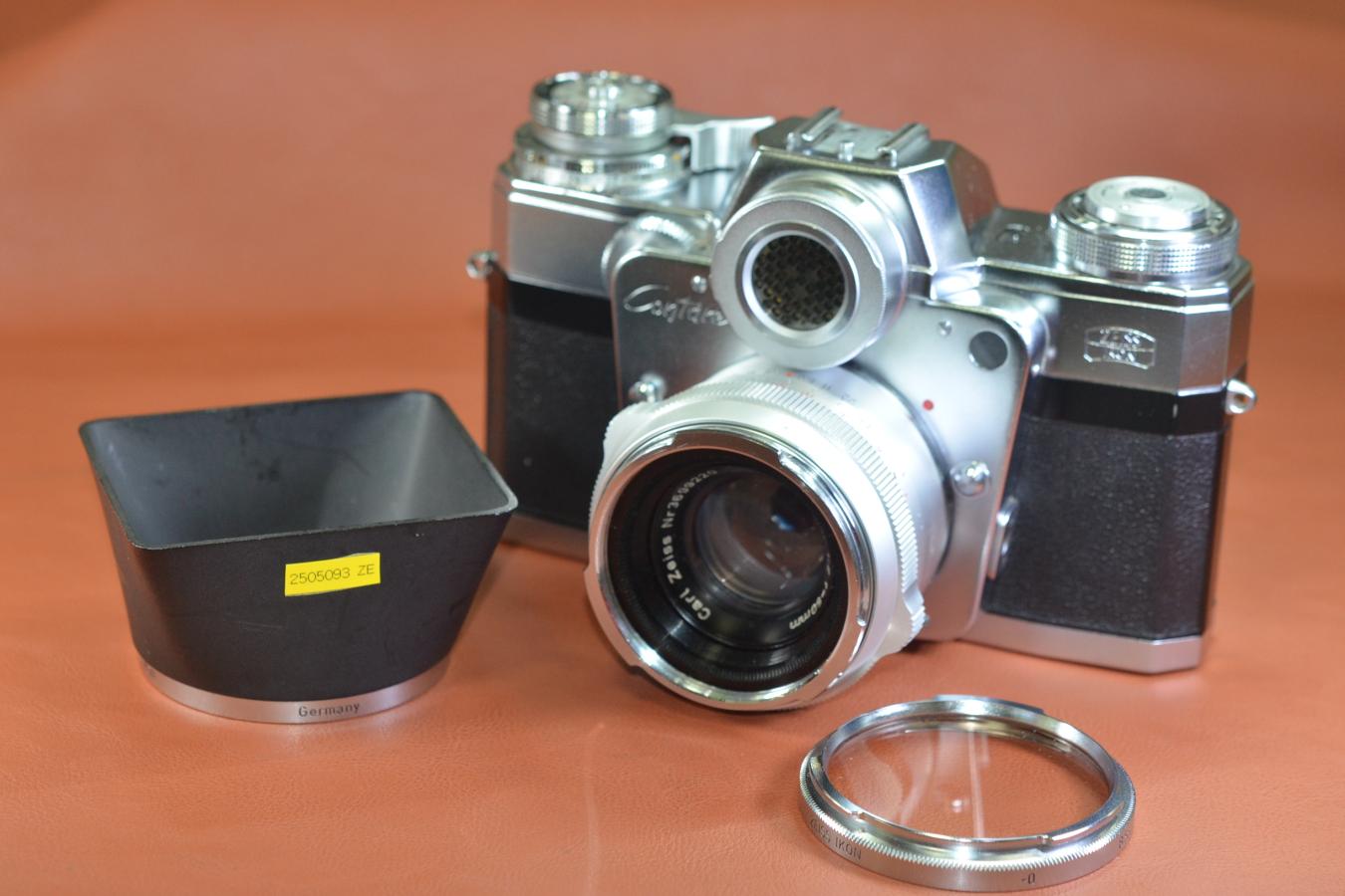 Contarex Bullseye Carl Zeiss Planar 50/2付 【純正フード、フィルター付】※キレイな物をお探しの方必見!!自信ありの逸品!!