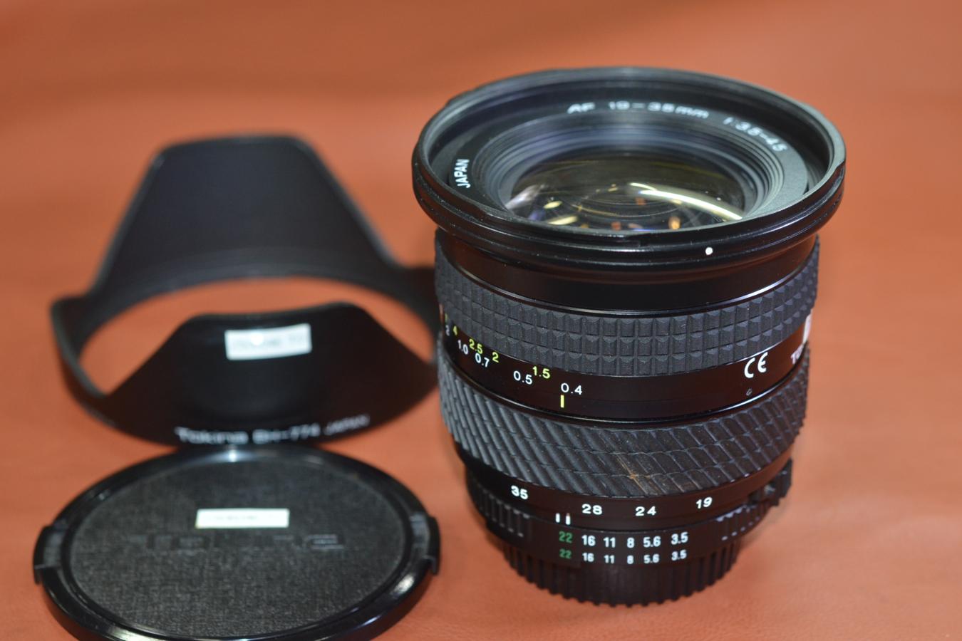 Tokina AF 19-35mm F3.5-4.5 純正フード付 【Nikon用】