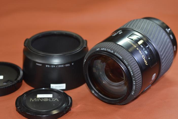 MINOLTA AF APO TELE 100-300mm F4.5-5.6 【純正フード付