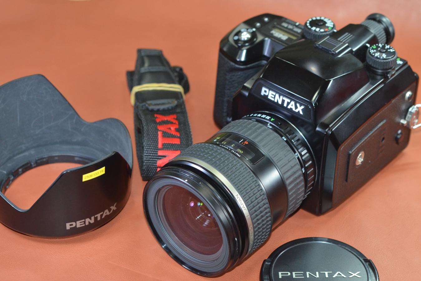 PENTAX 645N SMC PENTAX-FA 645 45-85/4.5、120フィルムバック付 【純正フード、ストラップ付】