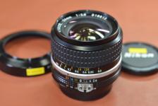 Nikon Ai-S NIKKOR 24mm F2.8【純正メタルフードHN-1付】