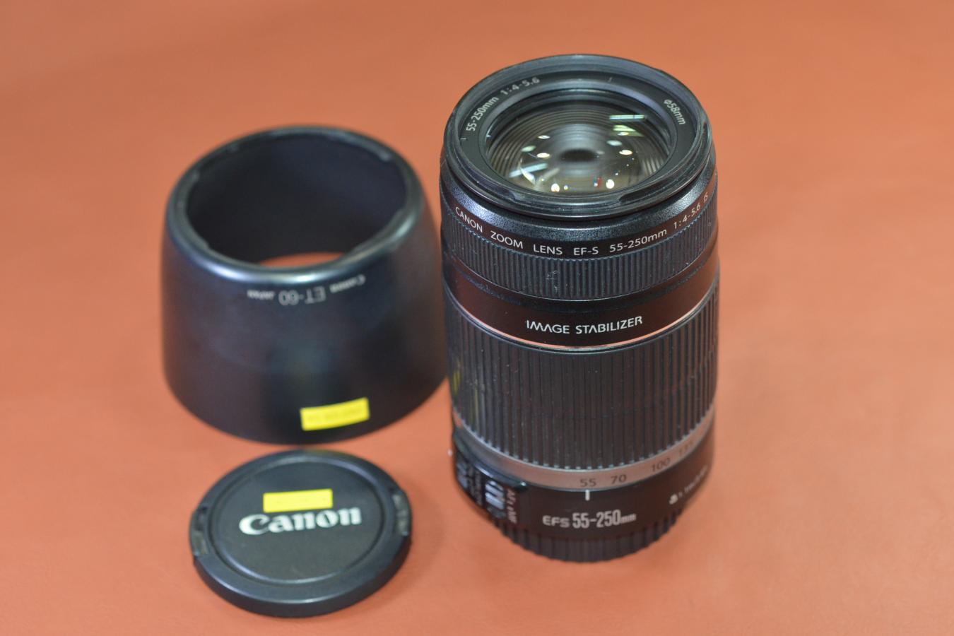 Canon EF-S 55-250mm F4-5.6 IS 【純正フードET-60付】