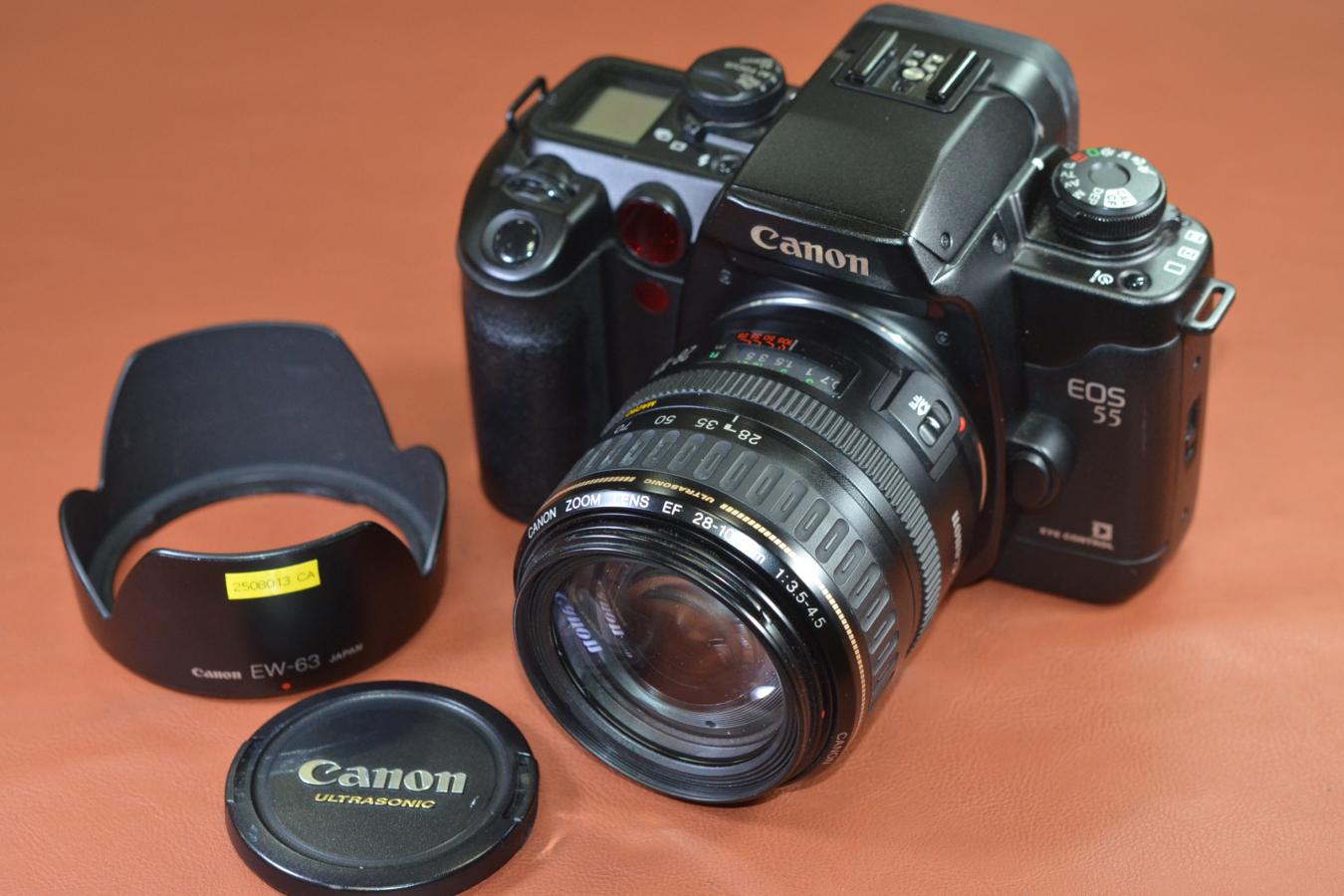 Canon EOS 55 Black EF28-105/3.5-4.5 USM付 【純正フードWE-63付】