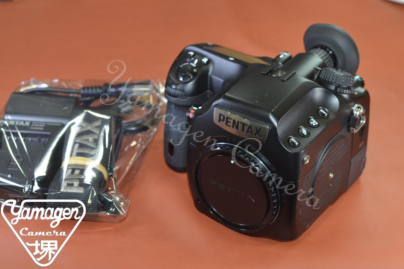 【通信販売限定商品】PENTAX 645Z Body 【充電器、バッテリー、ストラップ付】